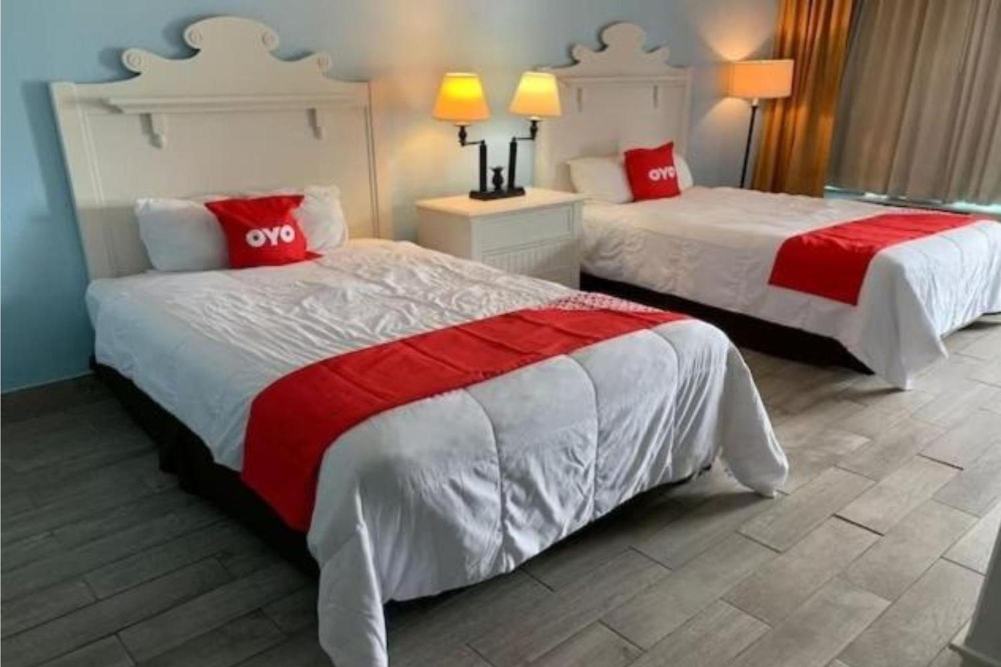 Oyo Hotel Dundee By Crystal Lake Exterior foto